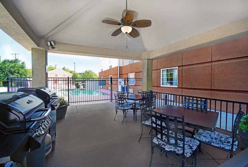 Candlewood Suites Columbia-Fort Jackson By Ihg Екстериор снимка