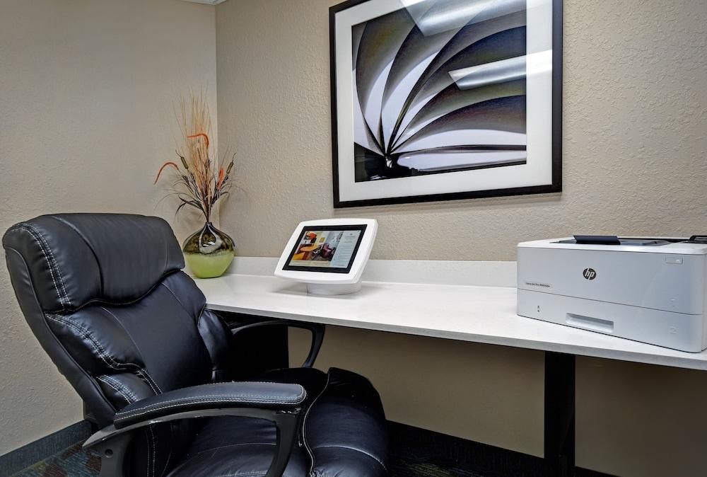 Candlewood Suites Columbia-Fort Jackson By Ihg Екстериор снимка