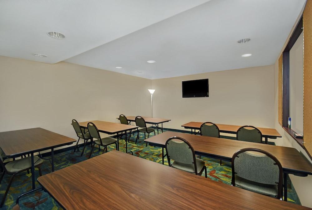Candlewood Suites Columbia-Fort Jackson By Ihg Екстериор снимка