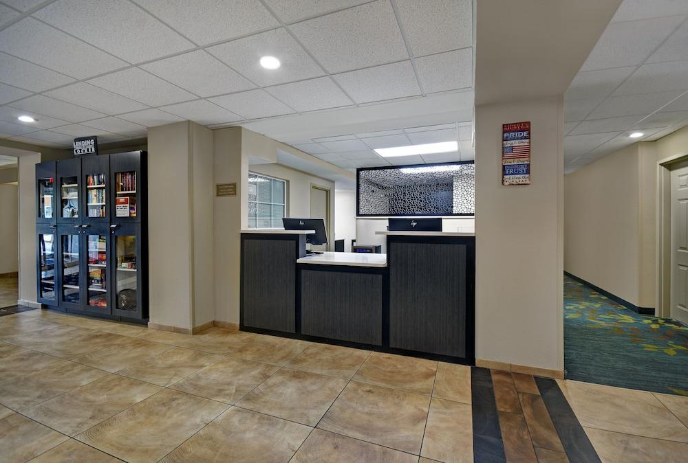 Candlewood Suites Columbia-Fort Jackson By Ihg Екстериор снимка